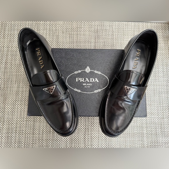 Prada Loafer In Shiny Calf Leather main image 9